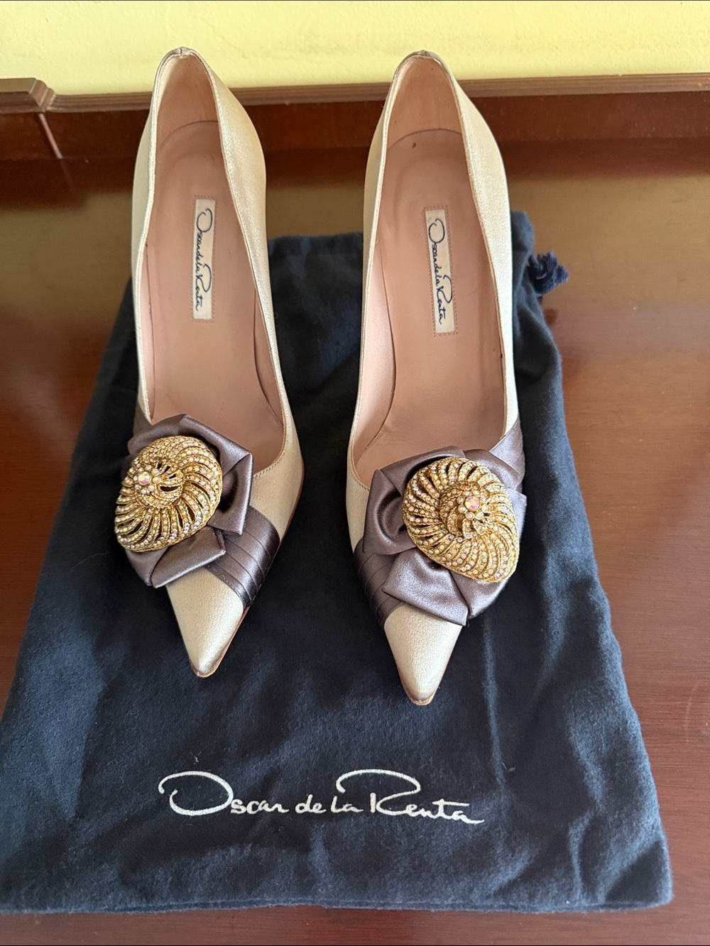 Oscar de la Renta Champagne and Charcoal Satin Pointed Pumps with Gold Brooch